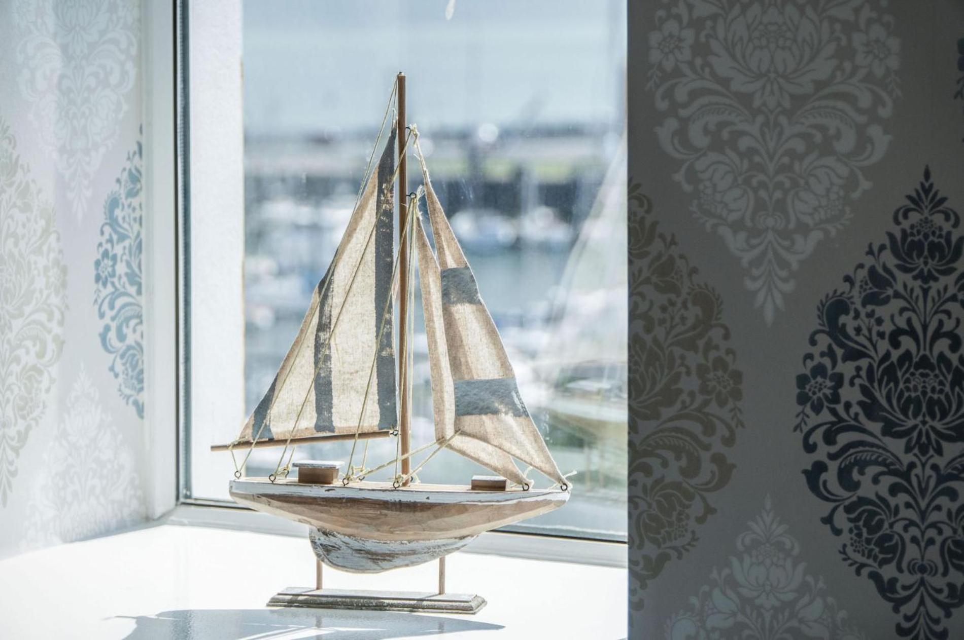 Harbour View - 2 Bedroom Apartment - Milford Haven Extérieur photo