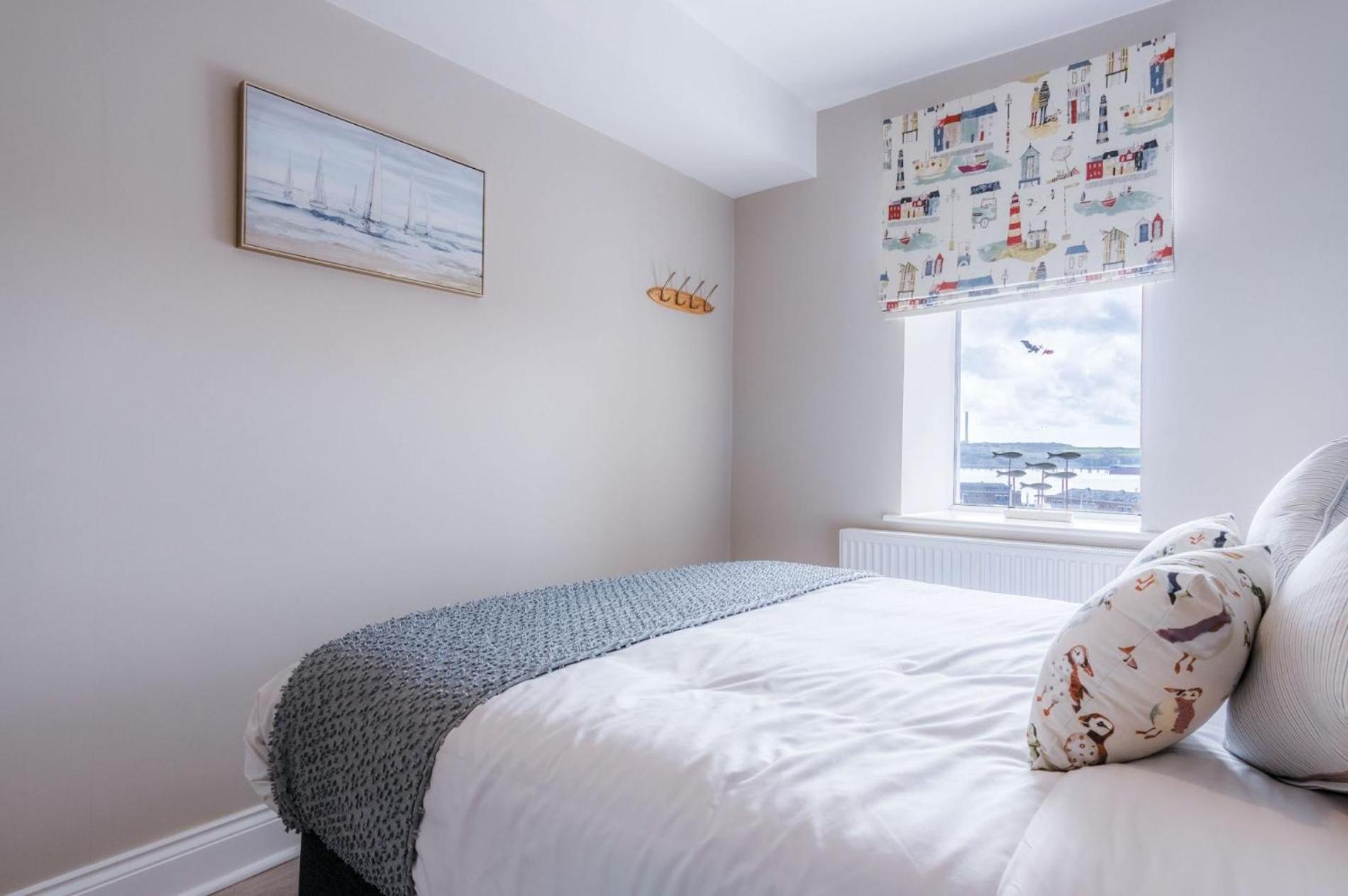 Harbour View - 2 Bedroom Apartment - Milford Haven Extérieur photo